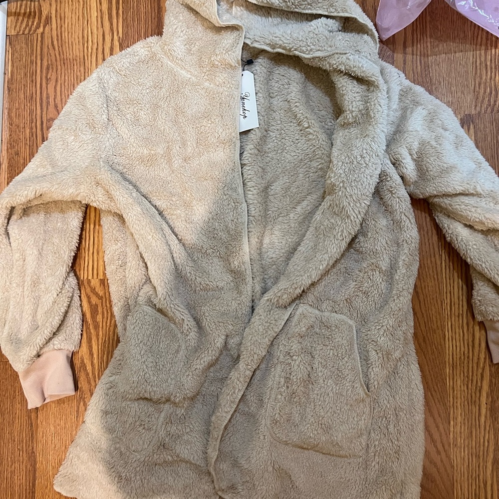 Fuzzy Cream colored jacket - Picture 2 of 4